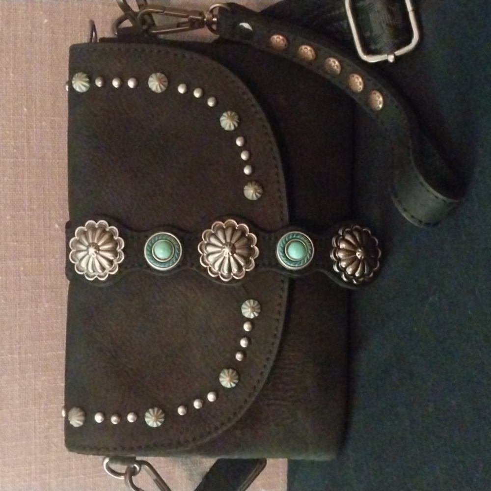 Montana West Crossbody/Wristlet